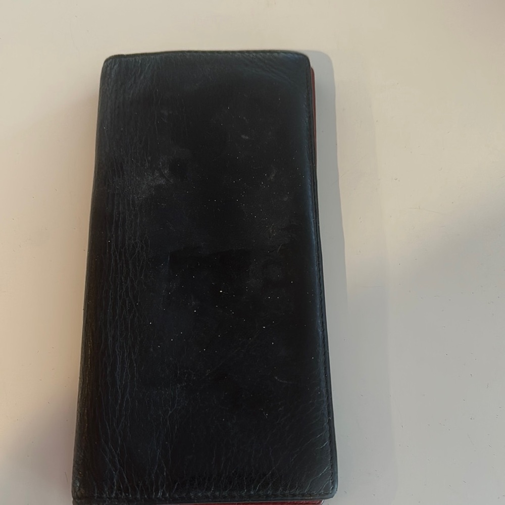 Spada Black Leather lamb skin Wallet red interior. Lots of spaces for cards/cash